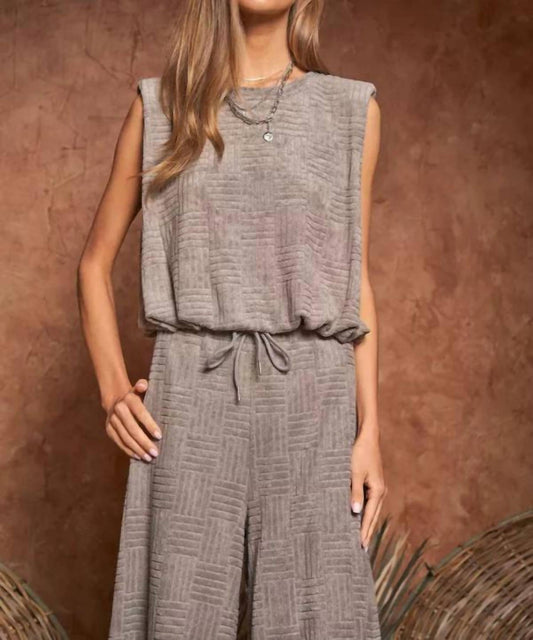 Davi & Dani - Velvet Textured Sleeveless Round Neck Top