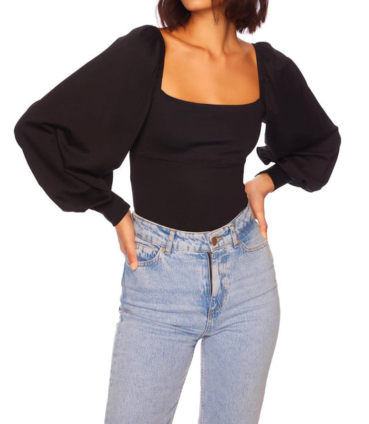 SQUARE NECK GATHERED SLEEVE TOP