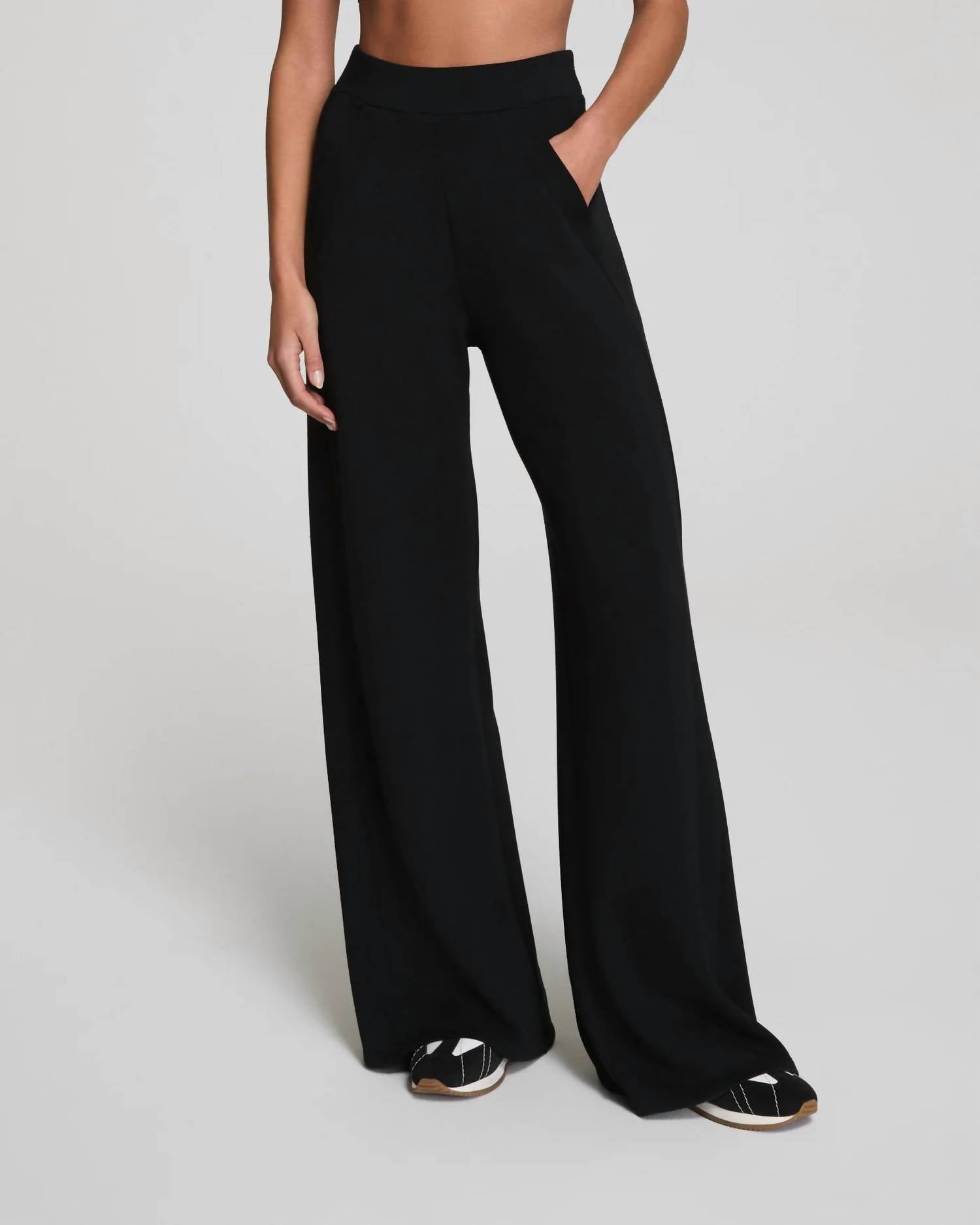 Spanx - Airessentials Wide Leg Trackpant