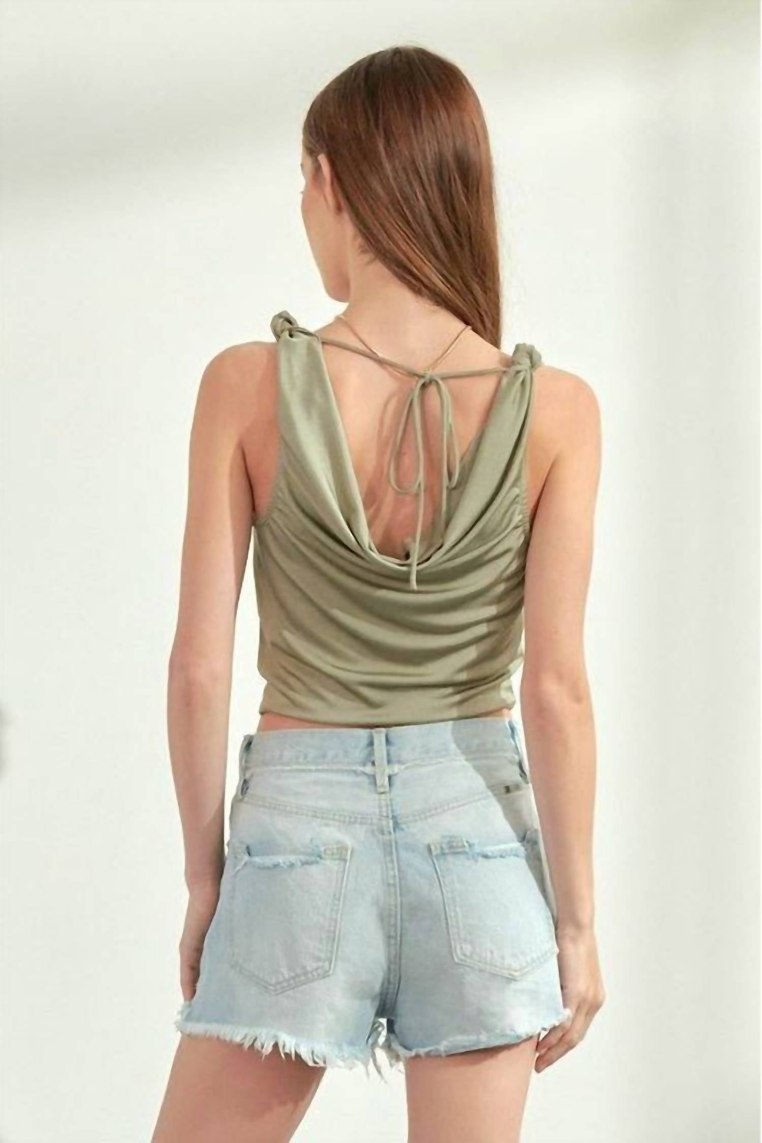 Kancan - Exposed Button Short
