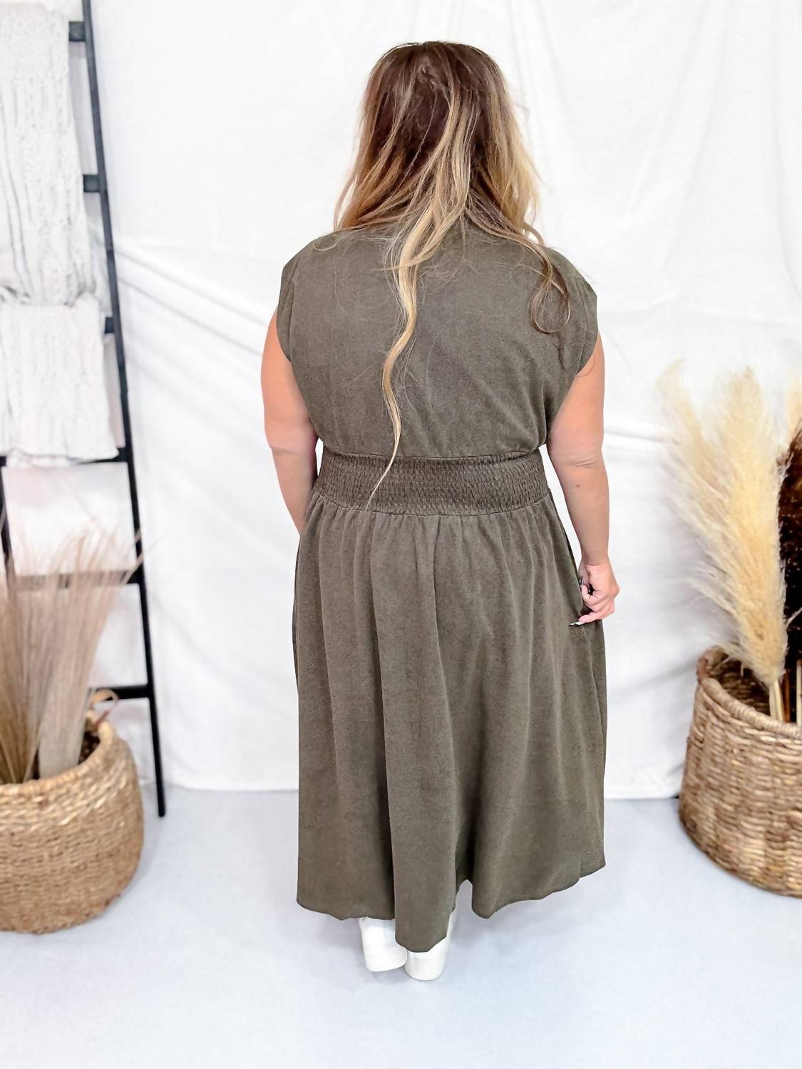 She + Sky - Short Sleeve Smocked Waist Front Zip Midi Dress