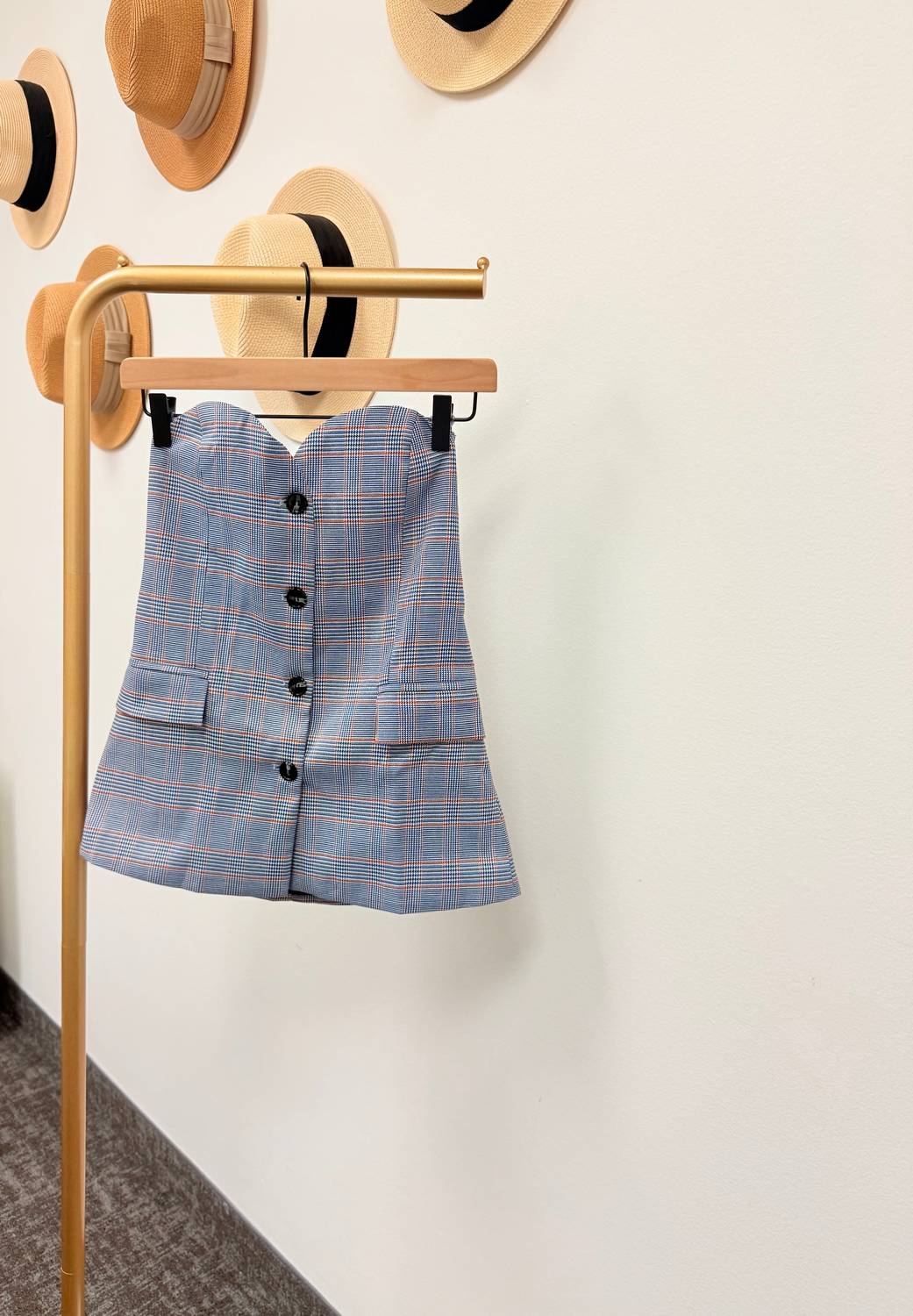 Sweetkama - Strapless Button Close-fitting Top