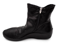 ARCOPEDICO Women's L19 Boot in black creative - women's shoe - detail view