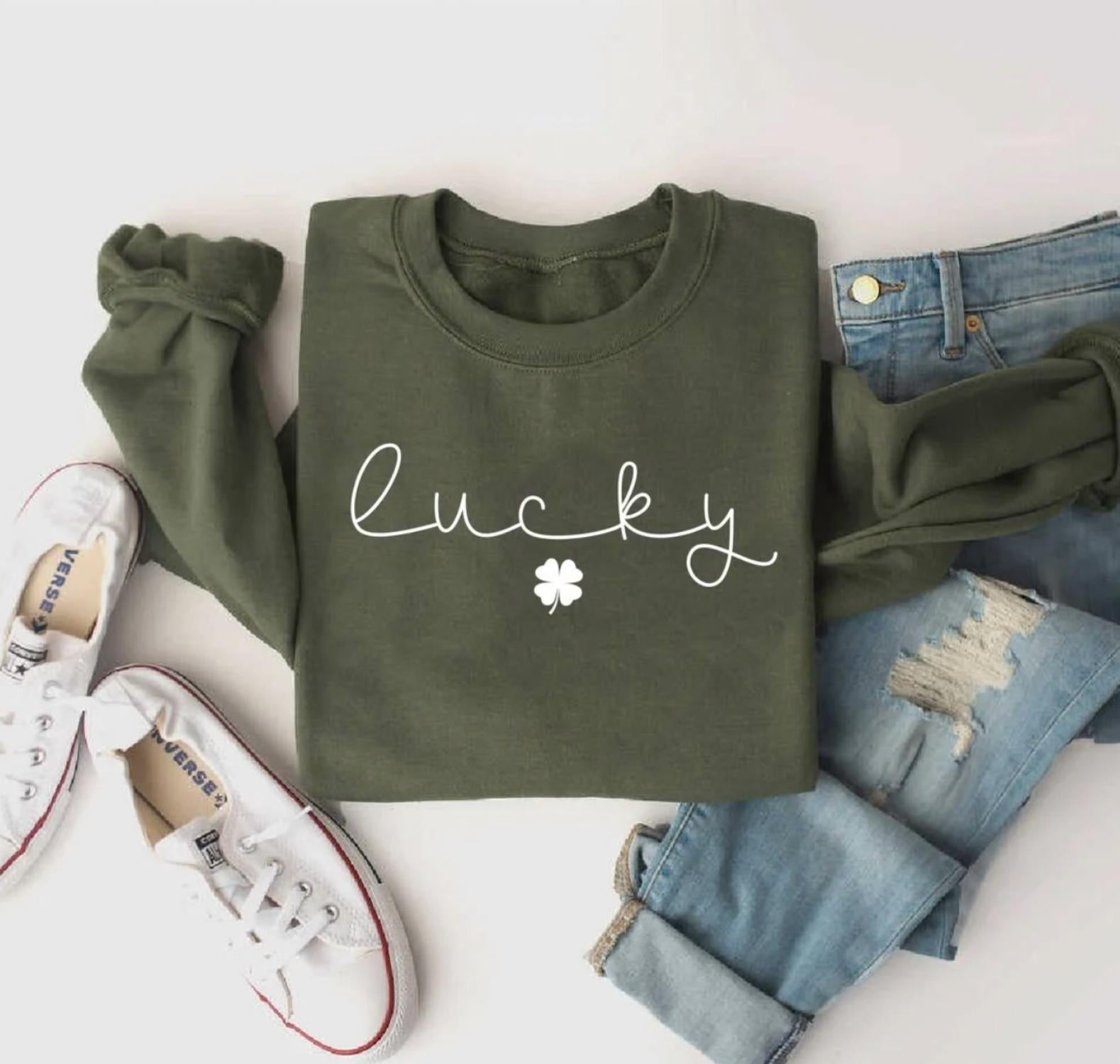 Par.Tees By Party On - Women's St Patrick Day 4 Leaf Cover Sweatshirt