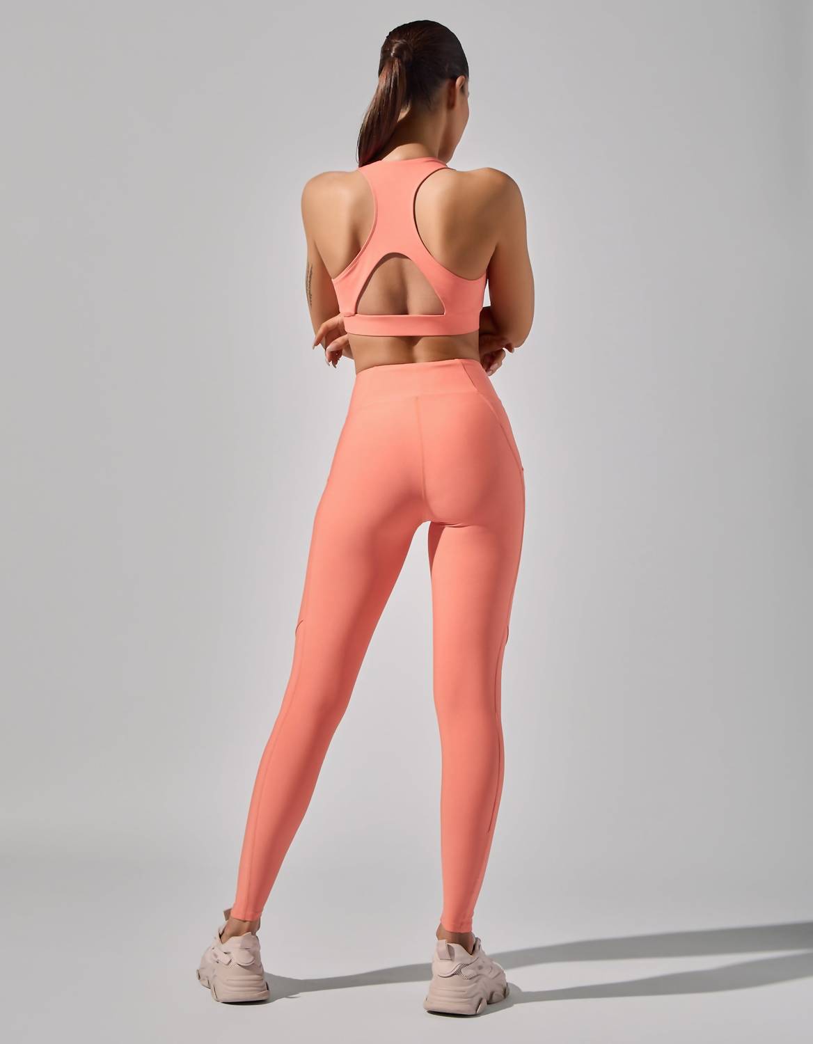 HEROINE SPORT Dalia High-performance Legging in coral - women's pants - alternate view