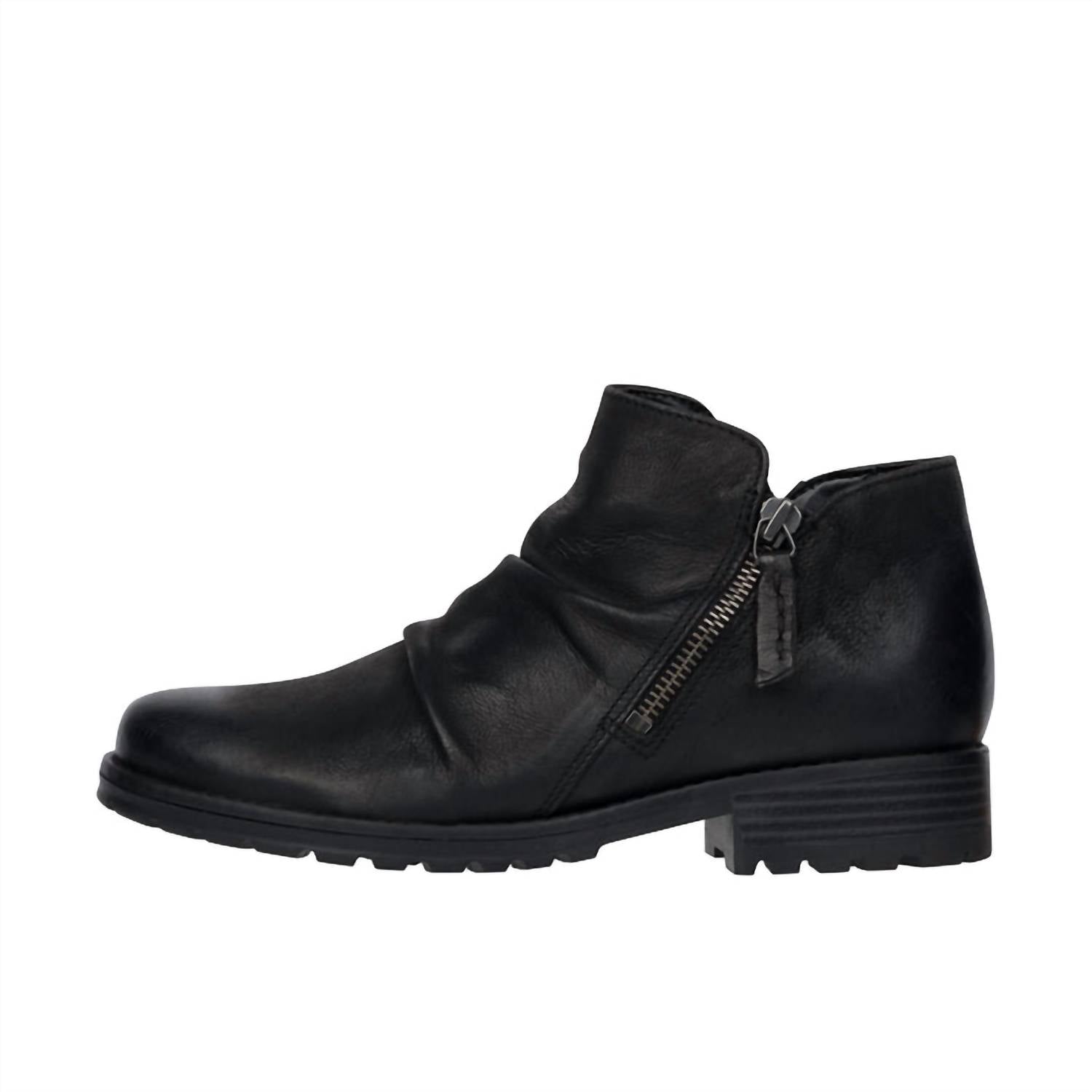 Clarks - Women's Clarkwell Zip Boots