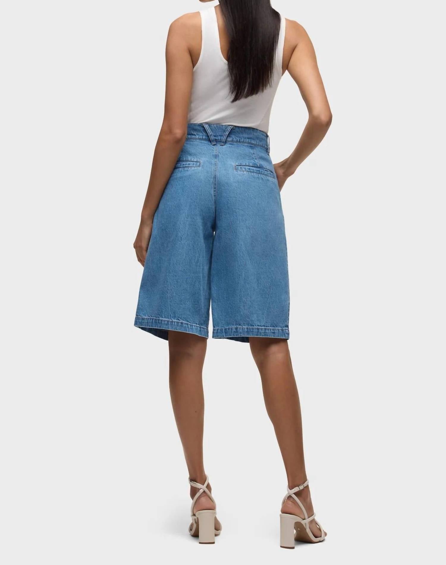 Hudson - CLEAN FRONT PLEATED BERMUDA SHORT