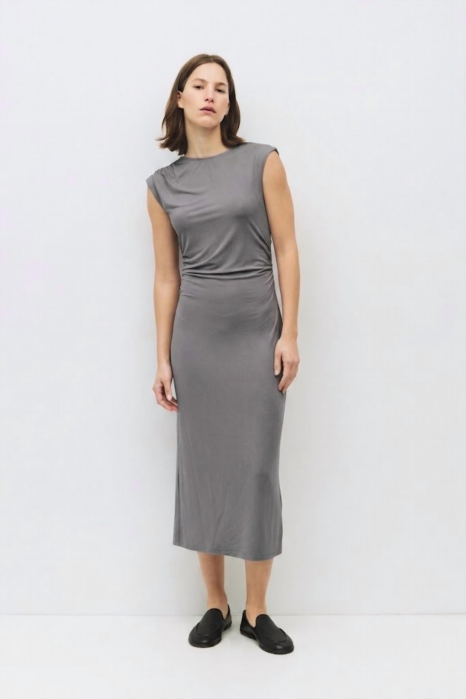 Mod Ref - Amal Sleeveless Midi Dress