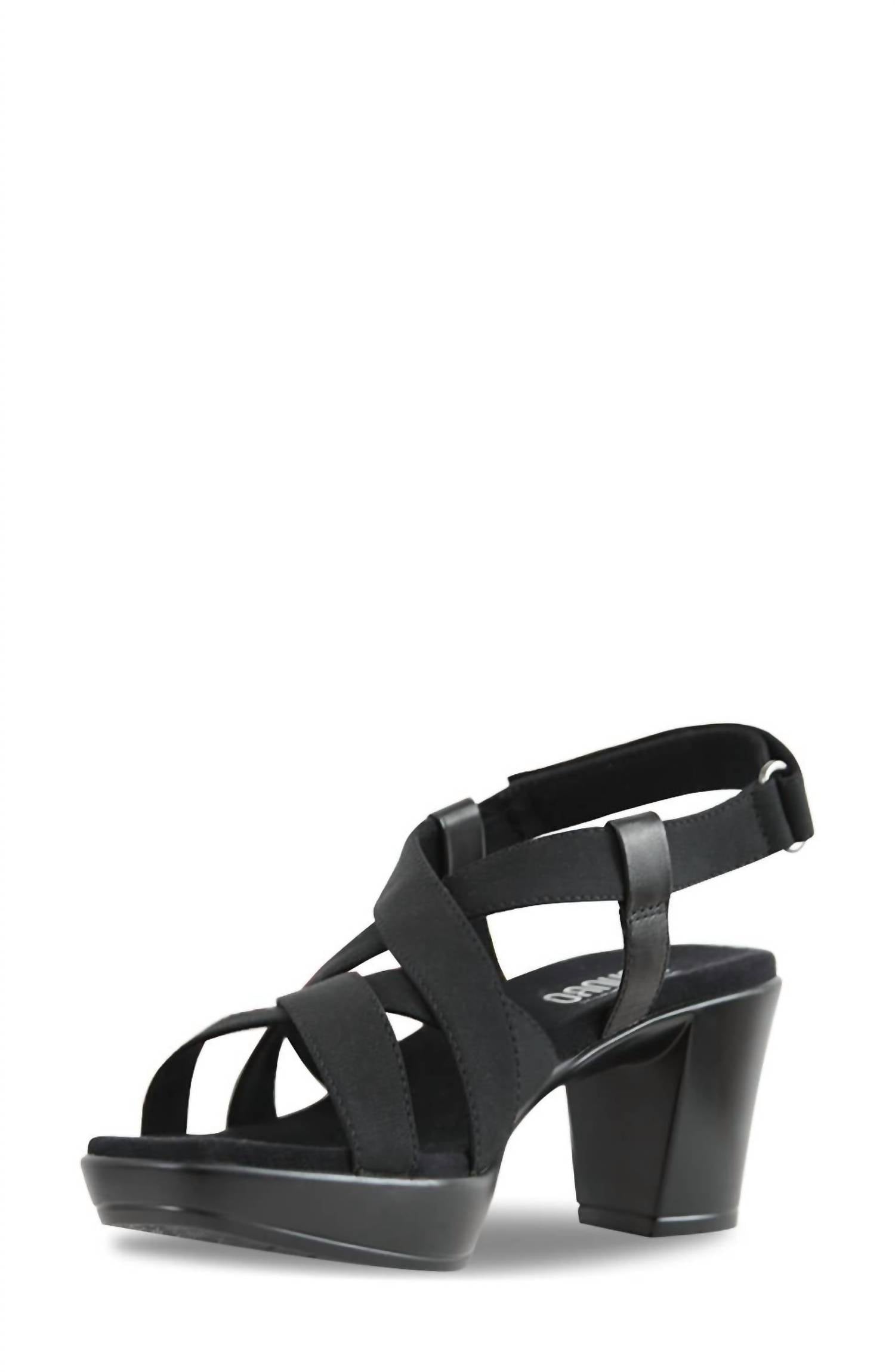 Munro - Maddox Sandal
