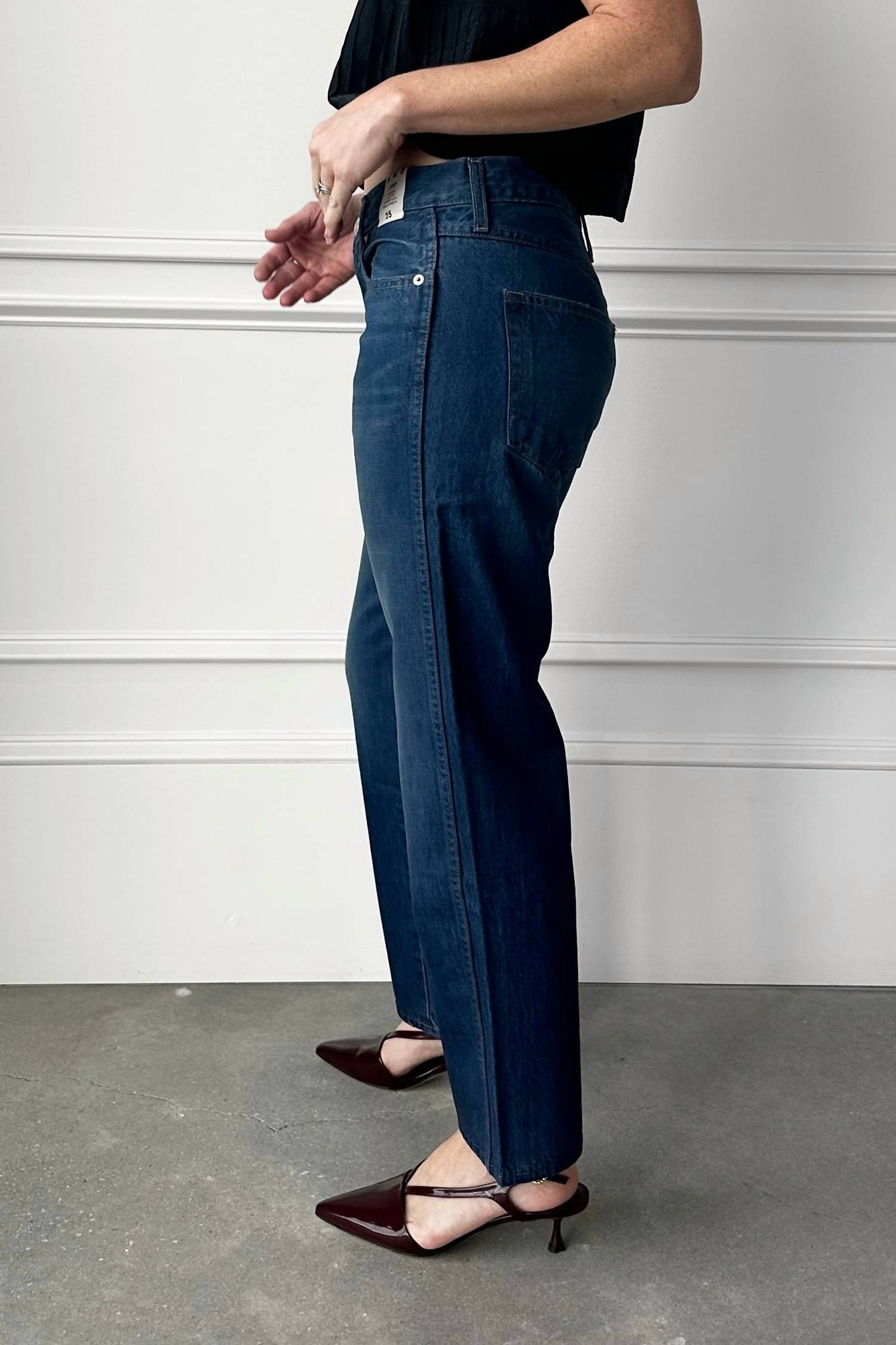 Amo - Libby Mid Rise Slim Jeans