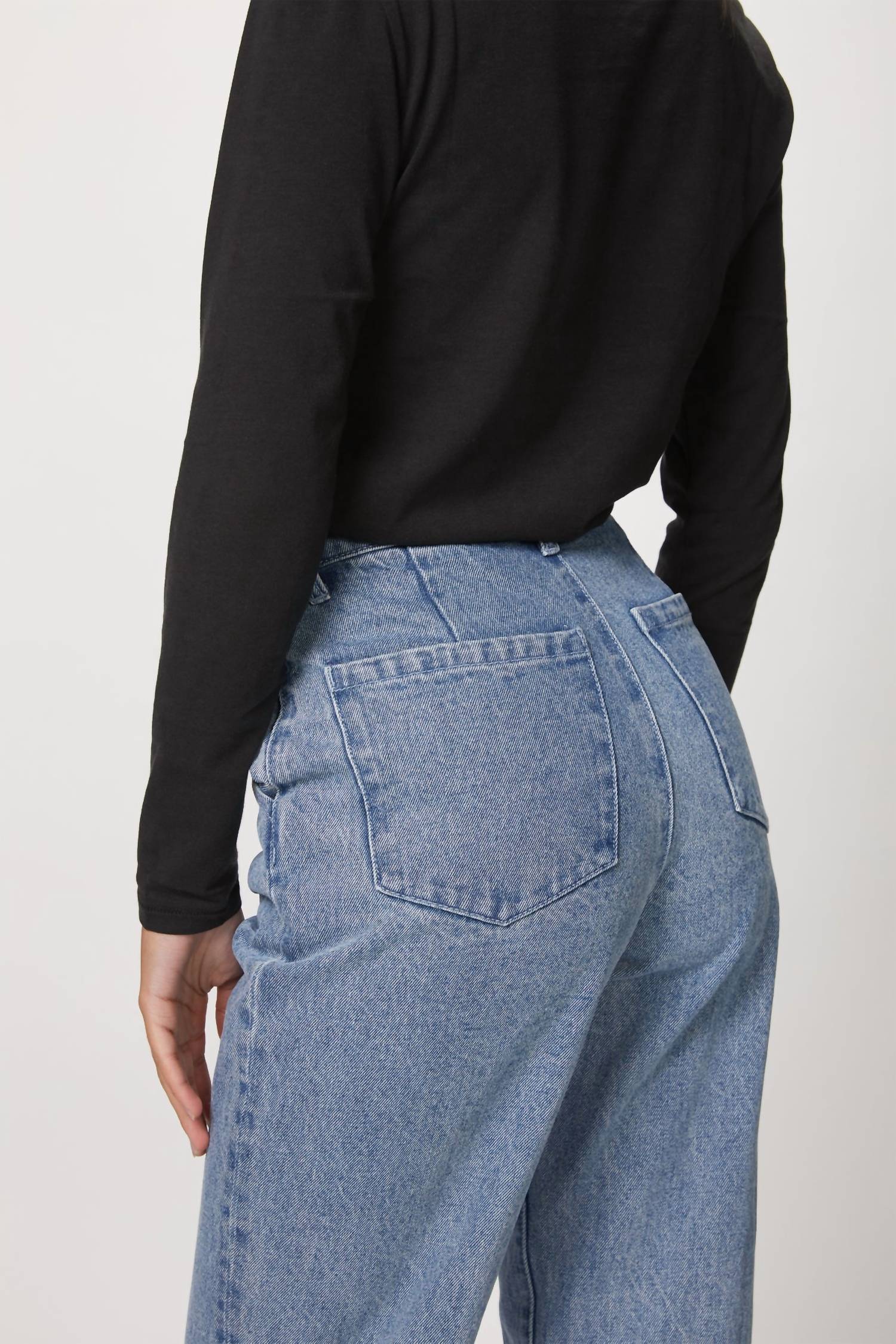 MOM JEAN