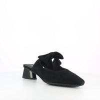 The FLEXX Women's Stacey Sandal in black - women's sandal