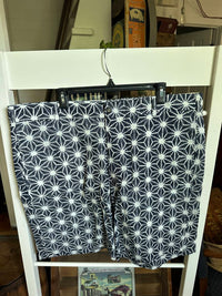 Charleston Khakis Men's Pattern Short in black - men's shorts