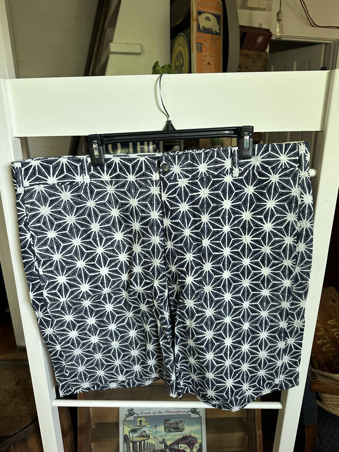 Charleston Khakis Men's Pattern Short in black - men's shorts