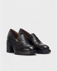Wonders Women's Ilma 01 Loafers in black - women's flats - detail view