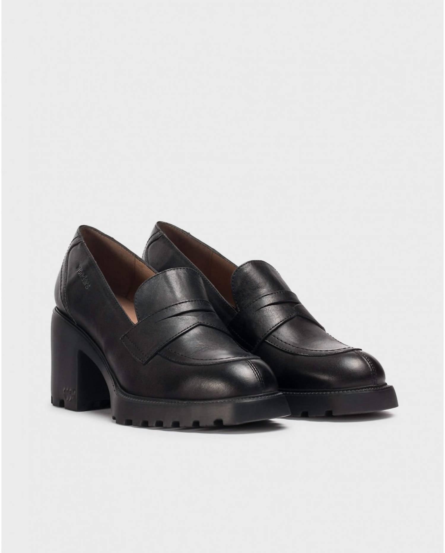 Wonders Women's Ilma 01 Loafers in black - women's flats - detail view
