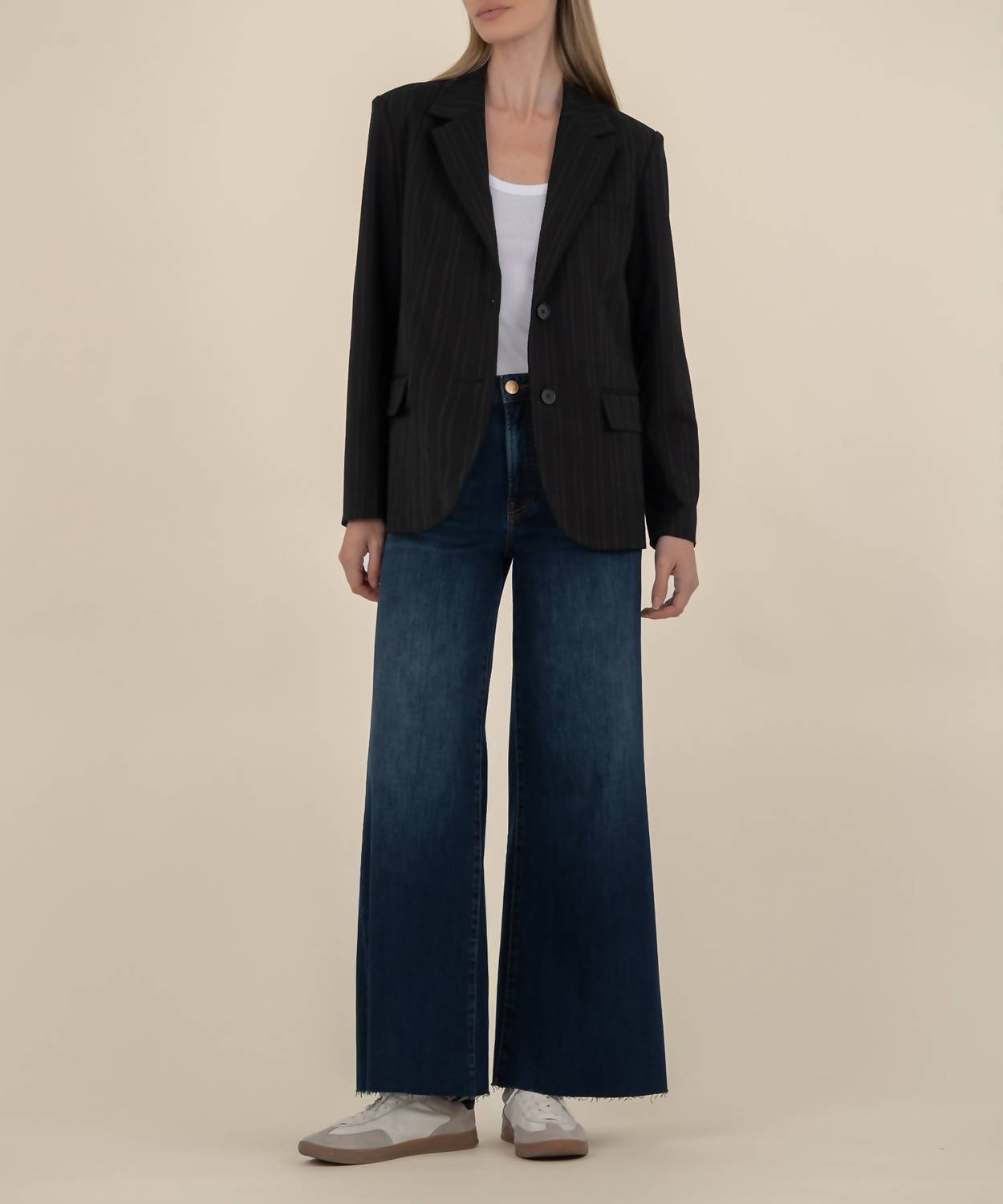 KUT FROM THE KLOTH Ellie Notch Collar Blazer in black - women's jacket