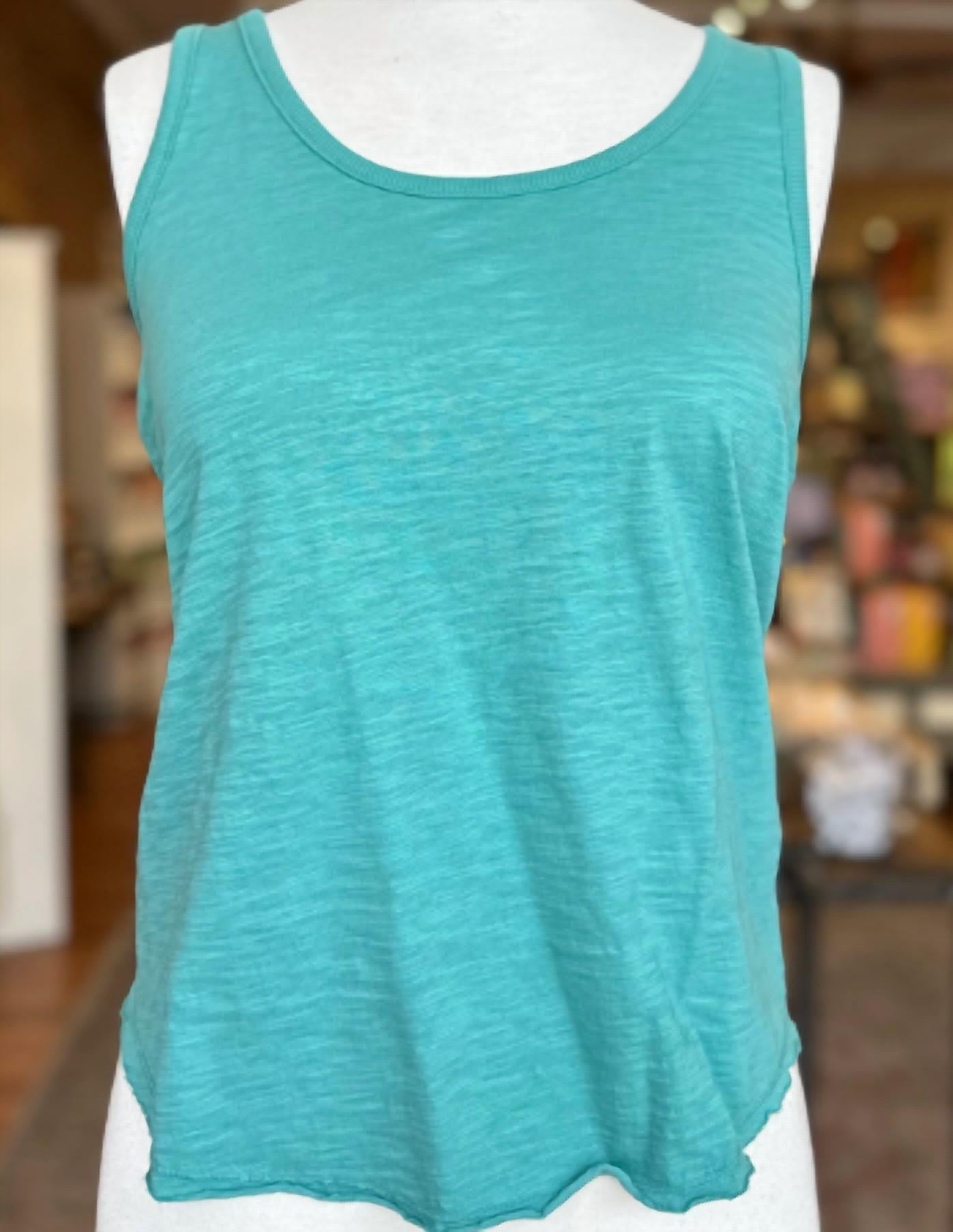 Mododoc - Women's Curve Hem Slim Scoop Neck Tank