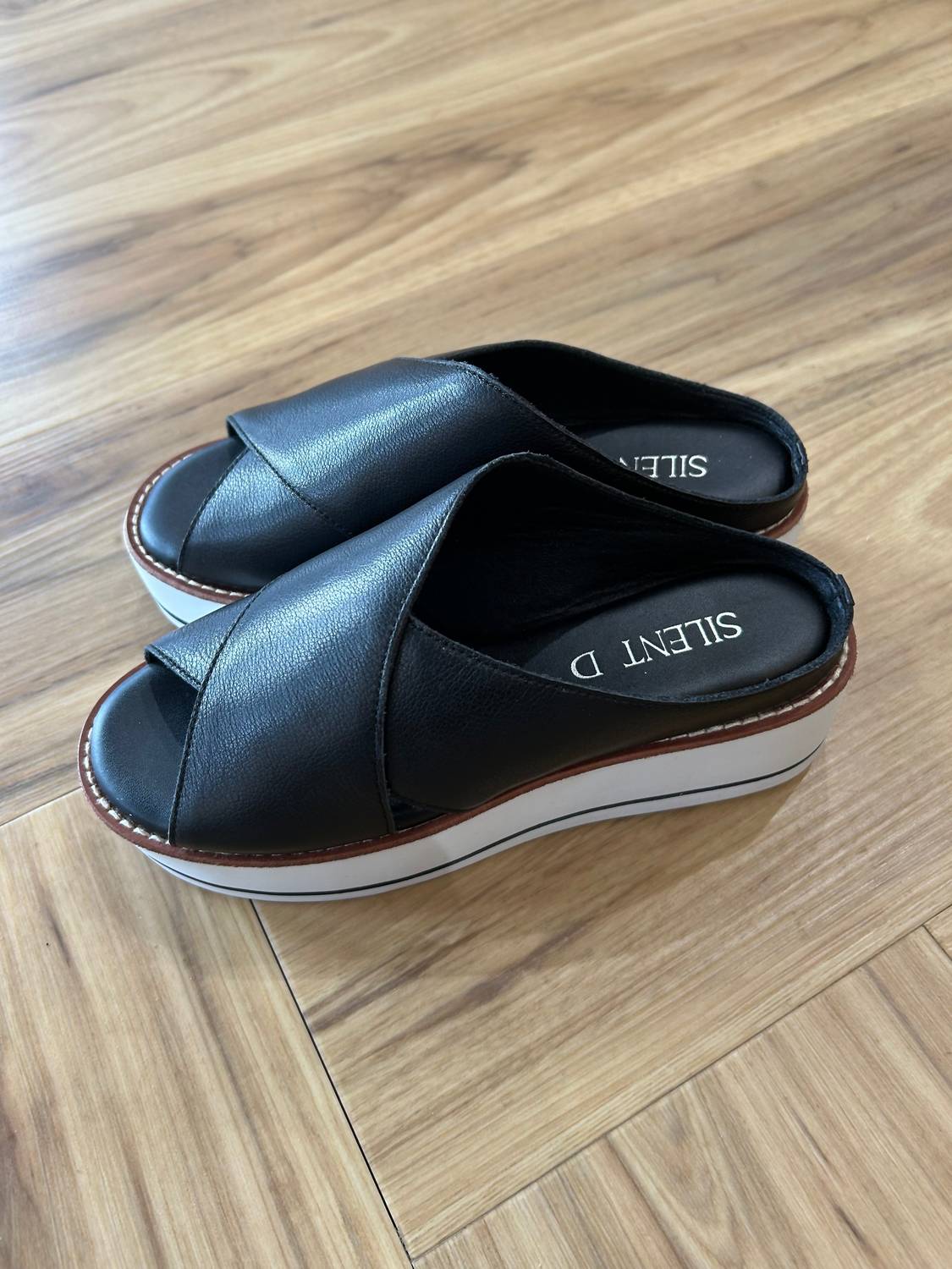 Silent D - Women's Orelia Sandal