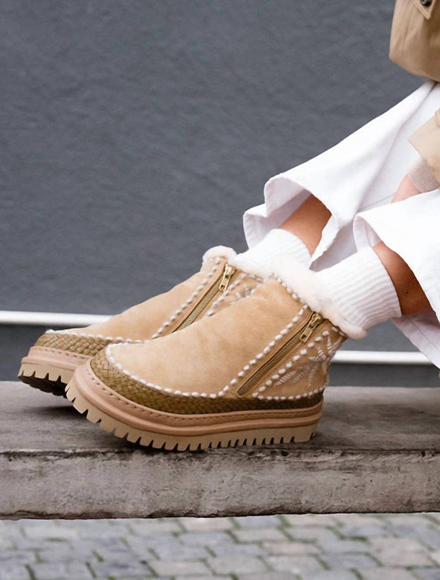 Laidback London - Women's Setsu 4.0 Floral Ankle Boot
