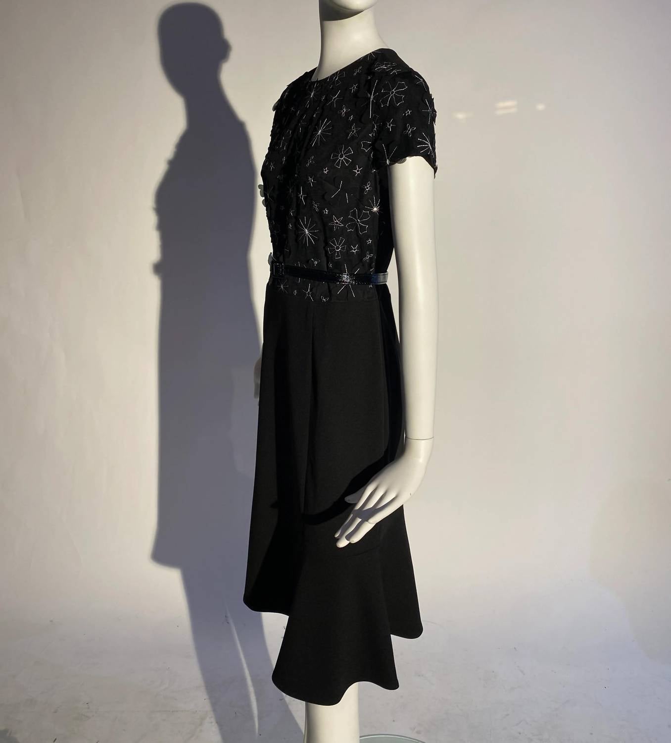Kevan Hall - Appliqué Floral Mini Dress