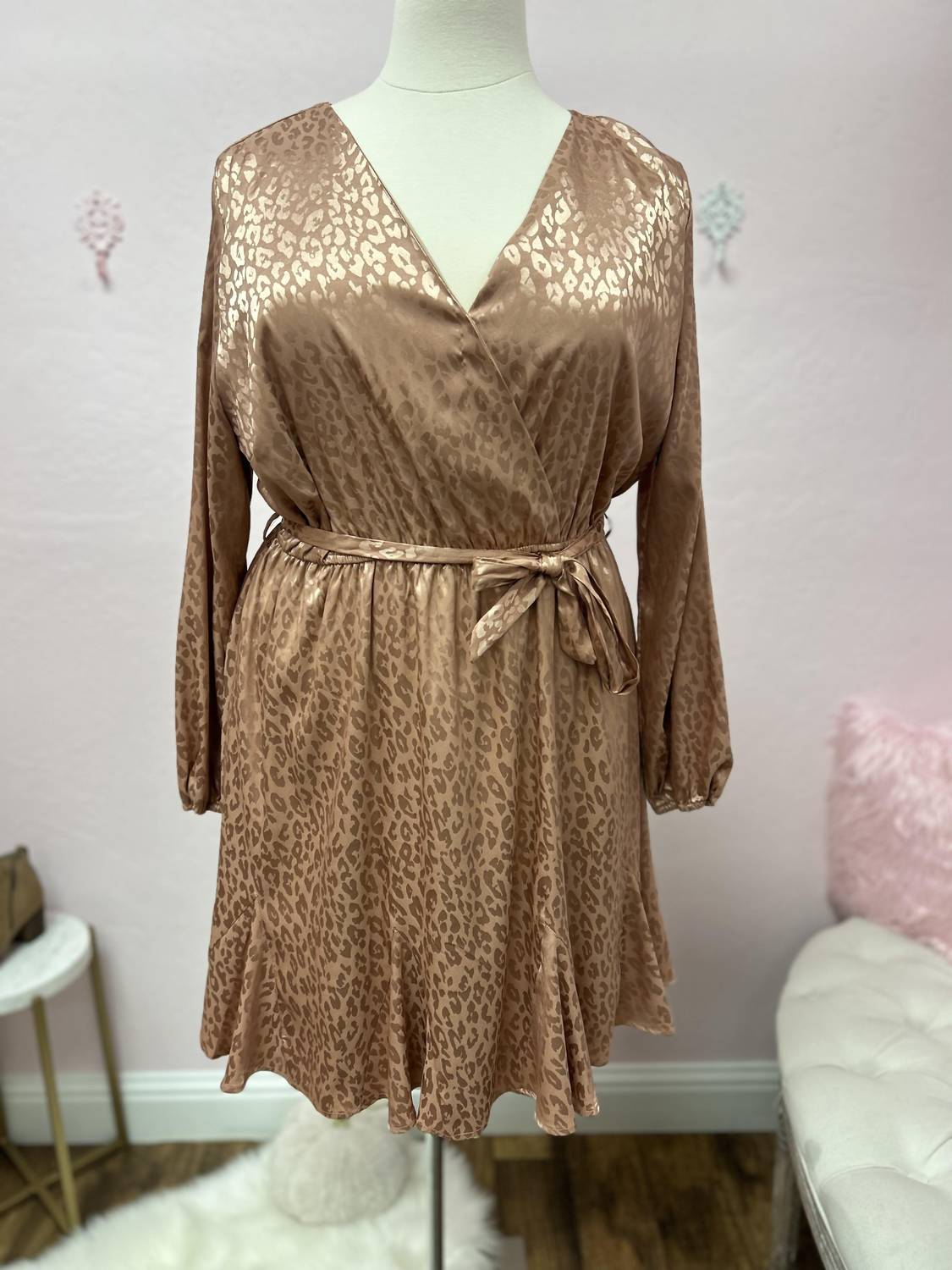 PLUS SIZE TONAL LEOPARD SATIN WOVEN DRESS