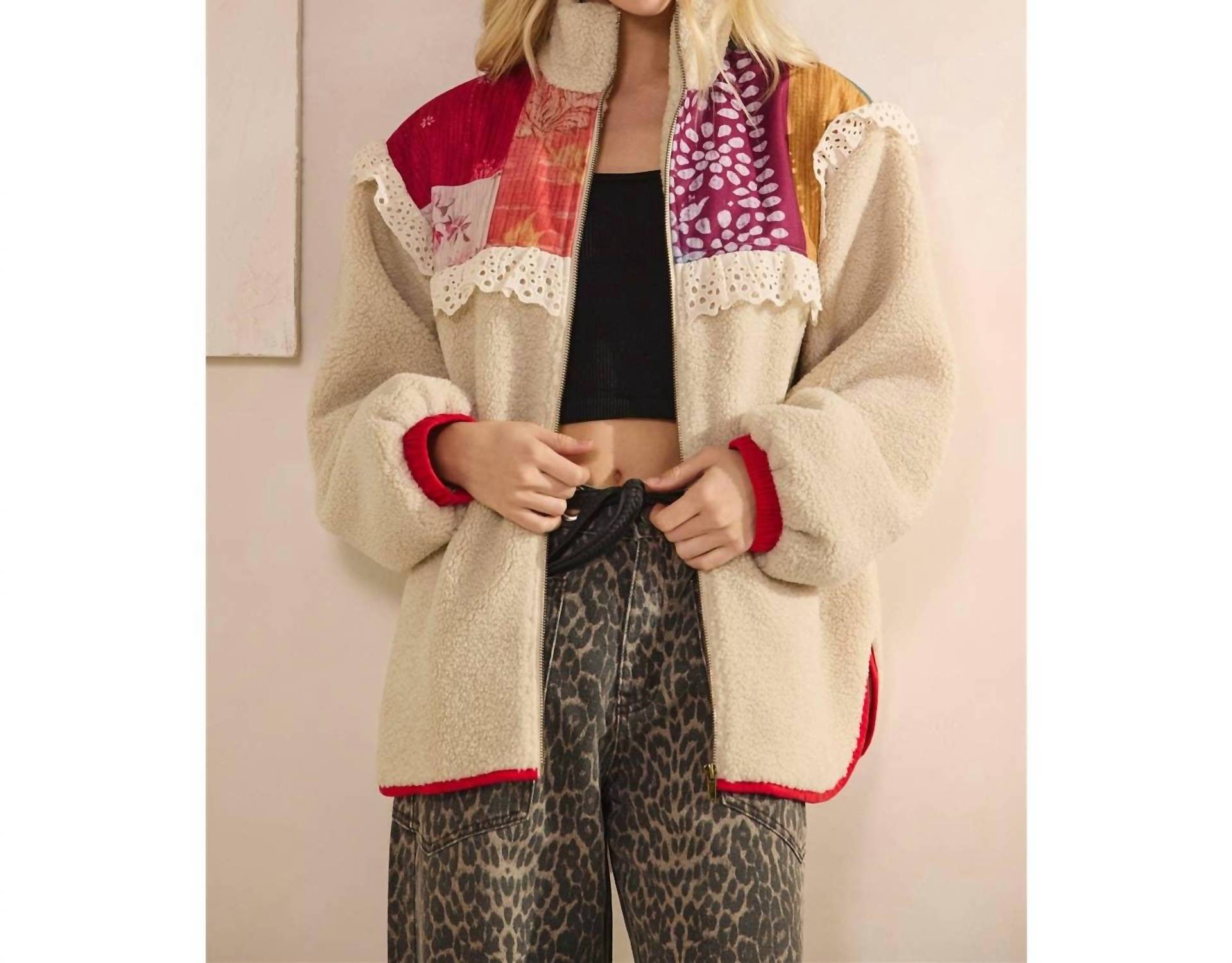 Veveret - Women's Contrast Printed Teddy Jacket