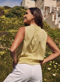 Sleeveless Ruffle Edge Pullover