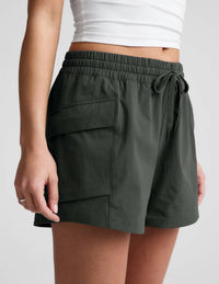 Beyond Yoga - Peak Mid Rise Shorts