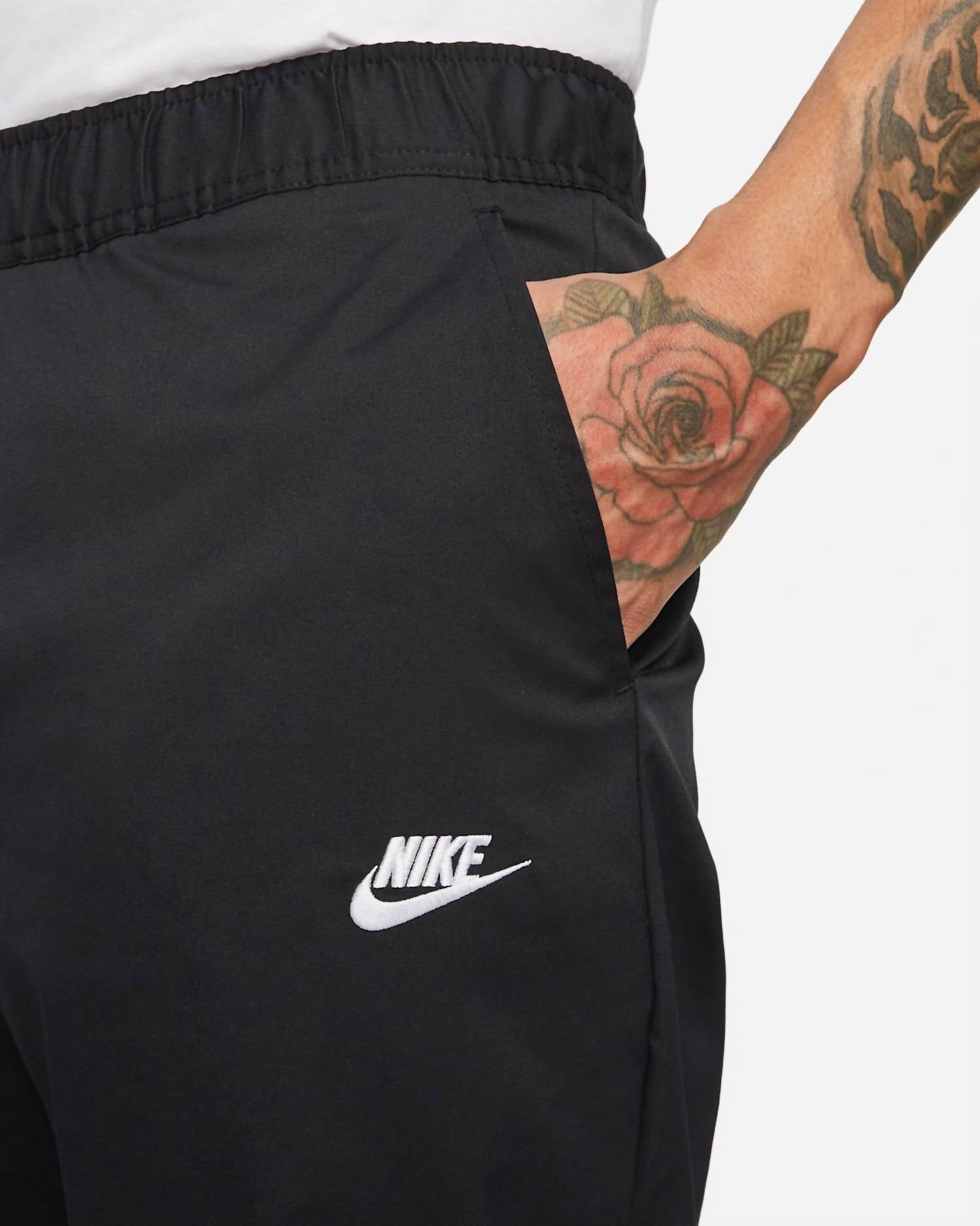 Nike - Woven Tapered Leg Pants