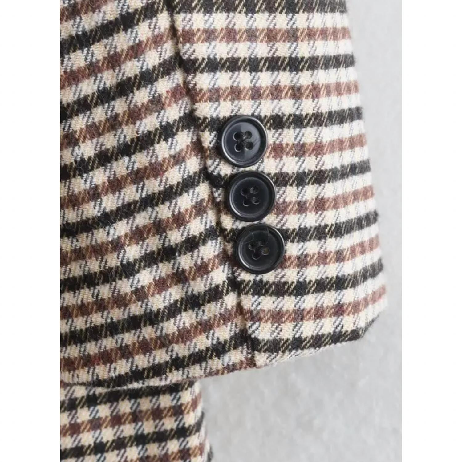 HIDDEN Women's British Inspired Houndstooth Blazer in brown tan - women's jacket - detail view