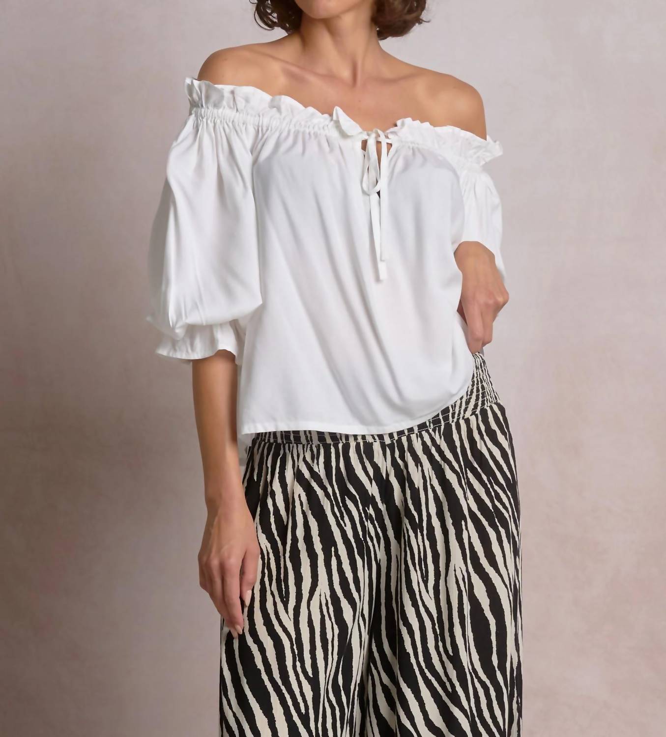 Elan - LONG SLEEVE OFF THE SHOULDER TOP