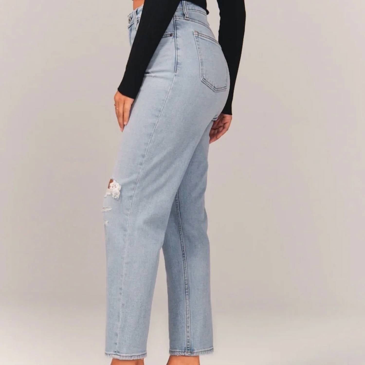 Abercrombie & Fitch - Curve Love High Rise Mom Jean