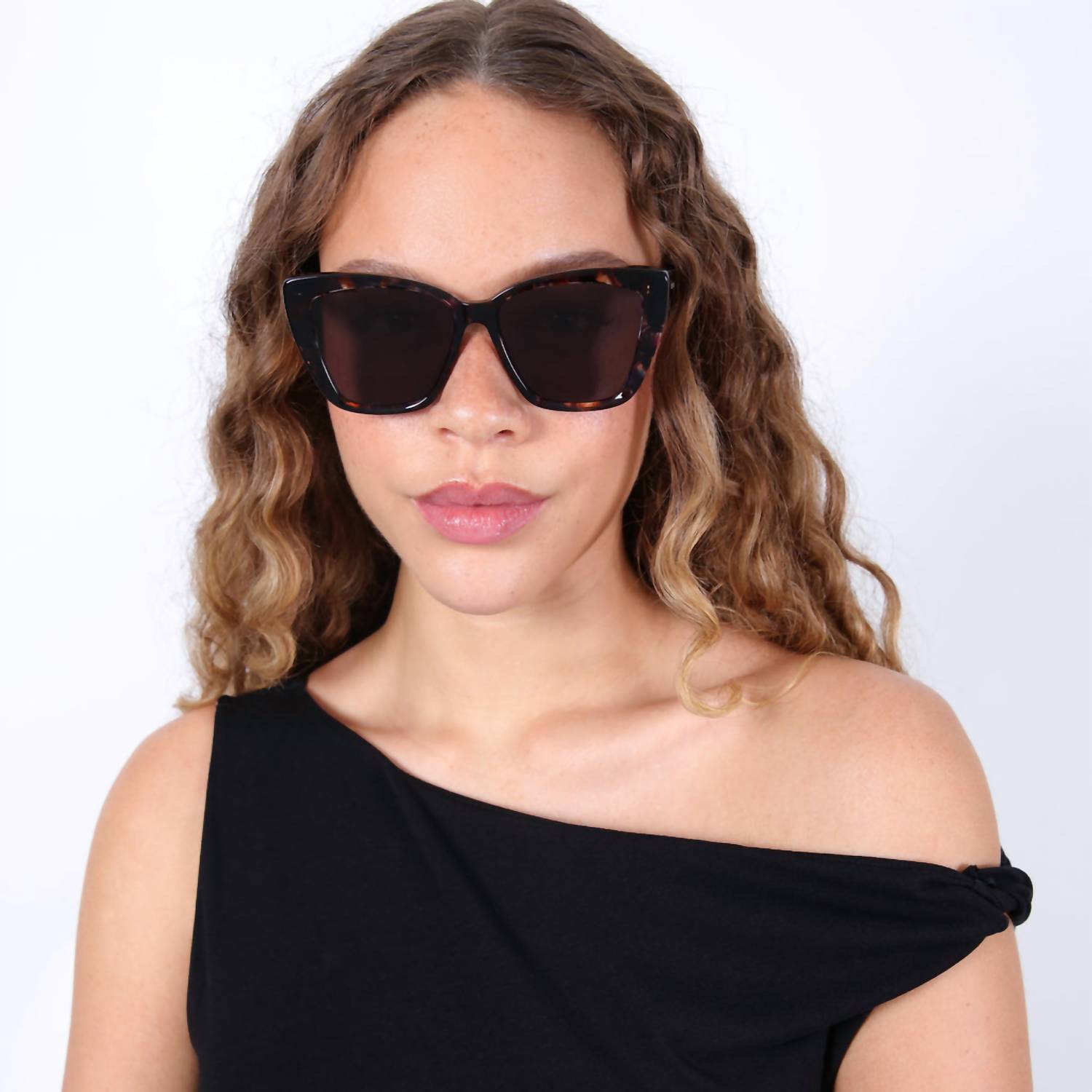 Illesteva - Women's Barcelona Sunglasses