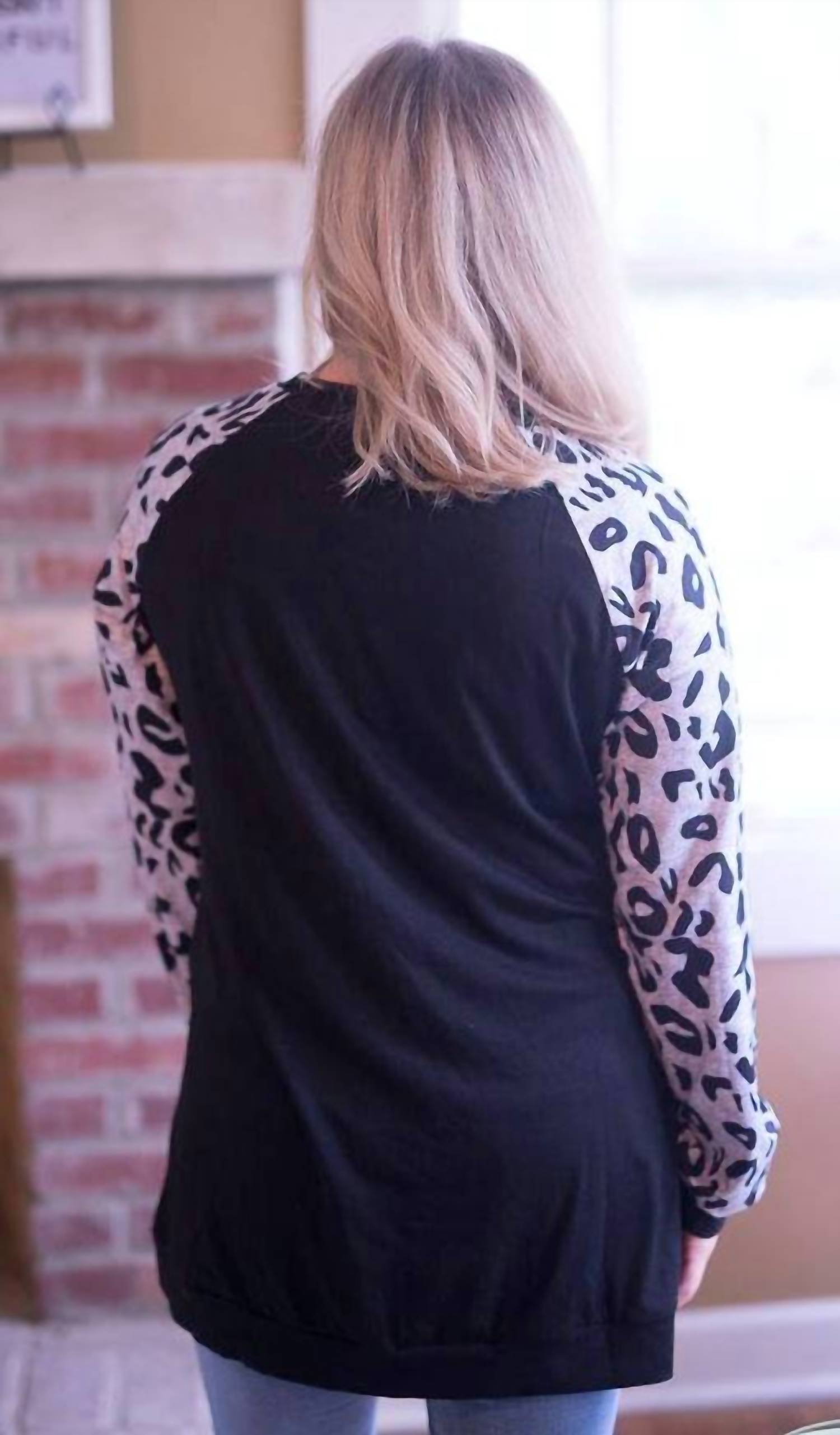Shirley Stone - Leopard Raglan Top