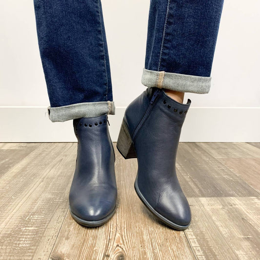 Bueno - Women's Keyah Ankle Boot