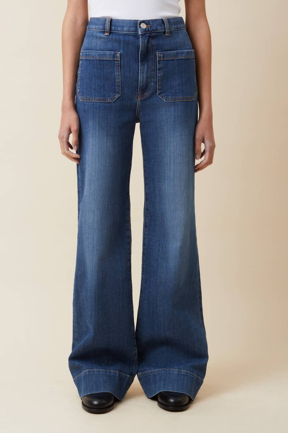 Jeanerica Santa Monica Flared Jeans in vintage 62 - women's jeans