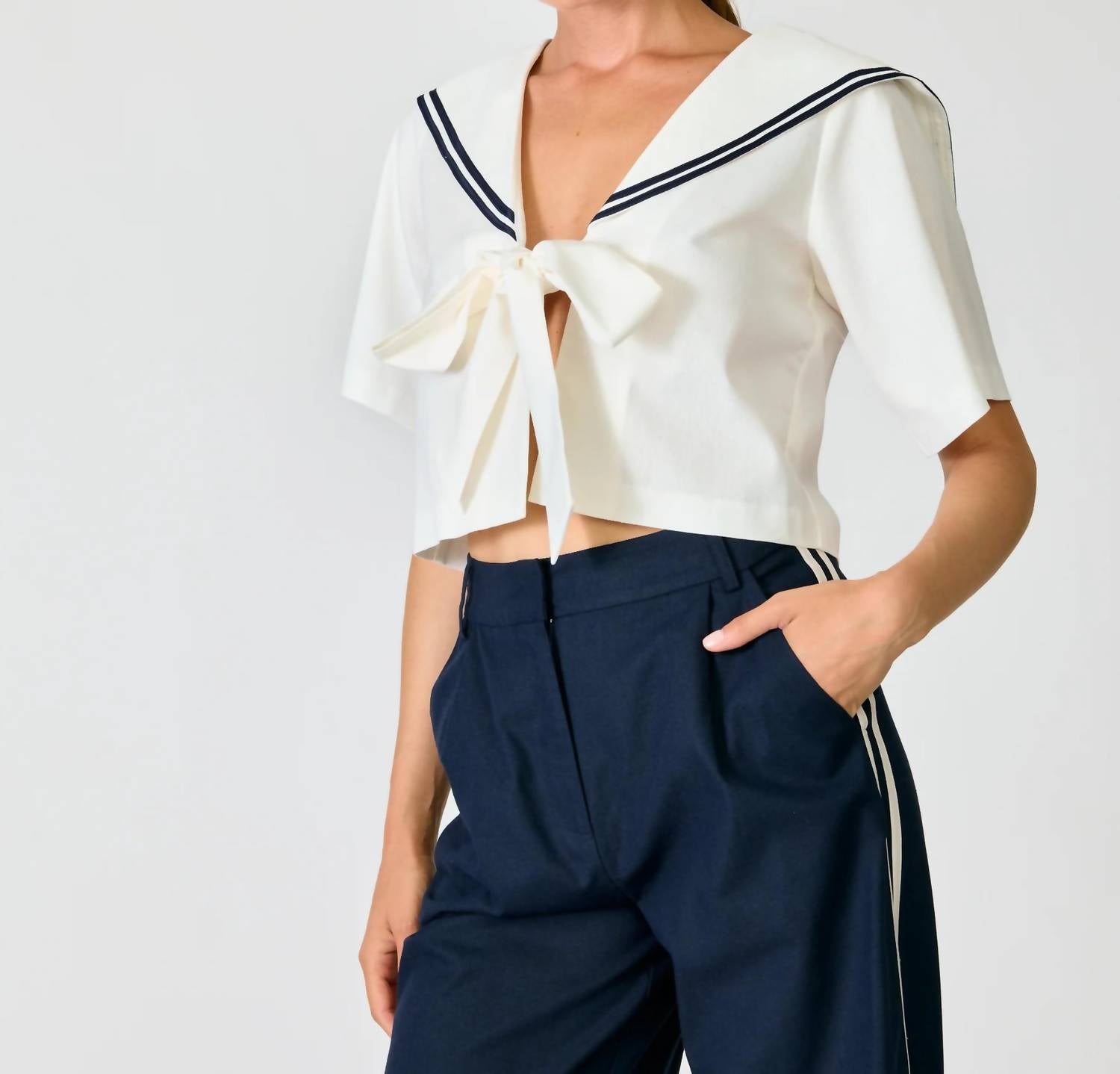 Line And Dot - Anchor Short Sleeve Top