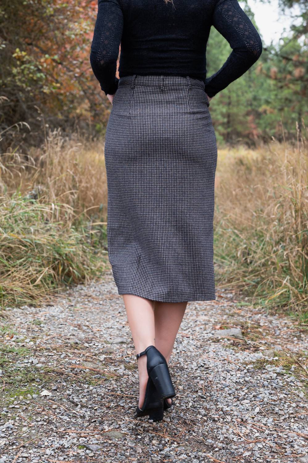 Sadie & Sage - OUTTA HERE HOUNDSTOOTH SKIRT