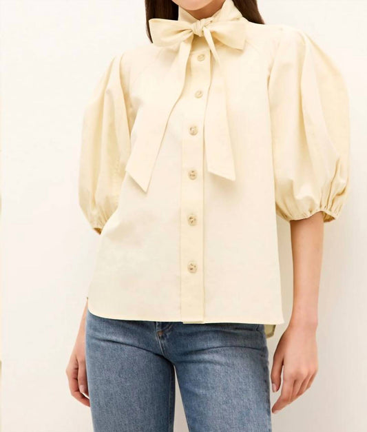 Marie Oliver - Navi Top