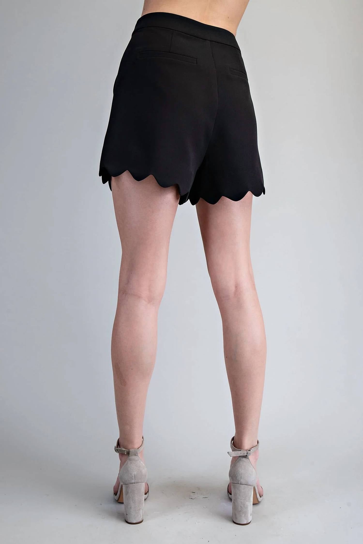 Ee:Some - Sleek Edge Scallop Shorts