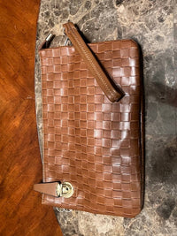 Faire - WRISTLET CLUTCH WITH STRAPS