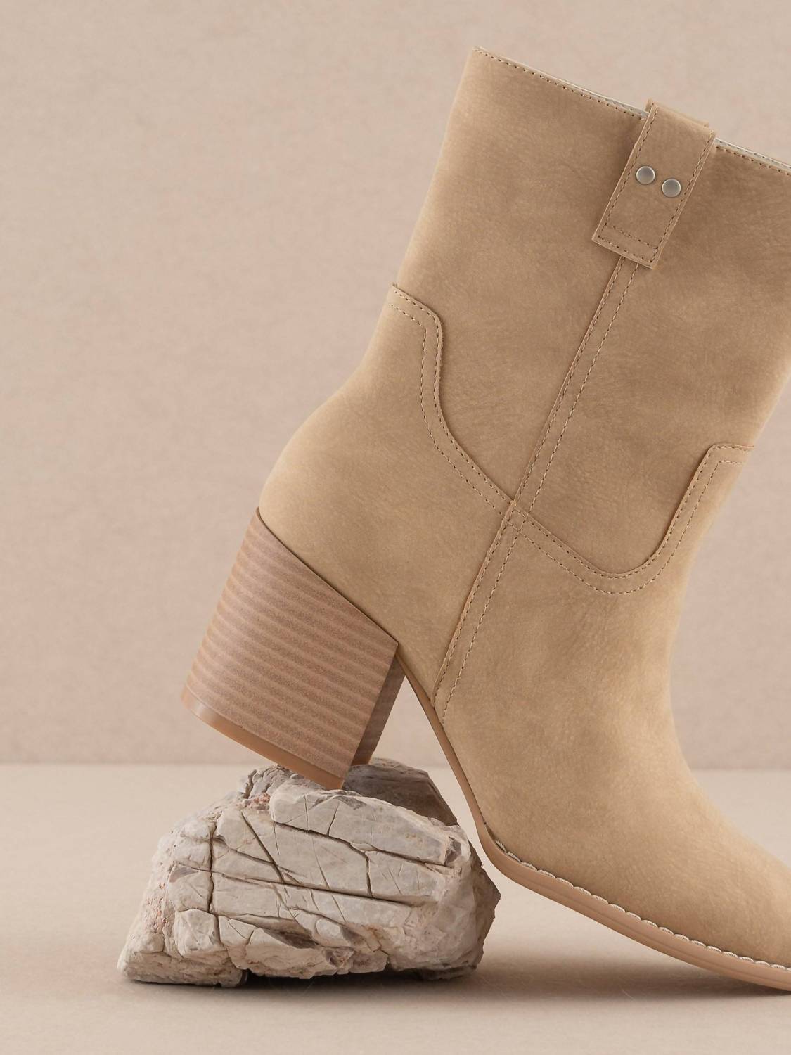 Oasis Society - Women's Jennie Classic Heeled Everyday Bootie