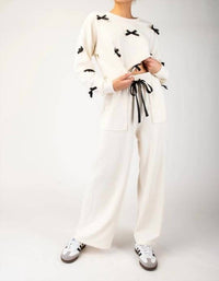 Eesome - Long Sleeve Bow Set Top
