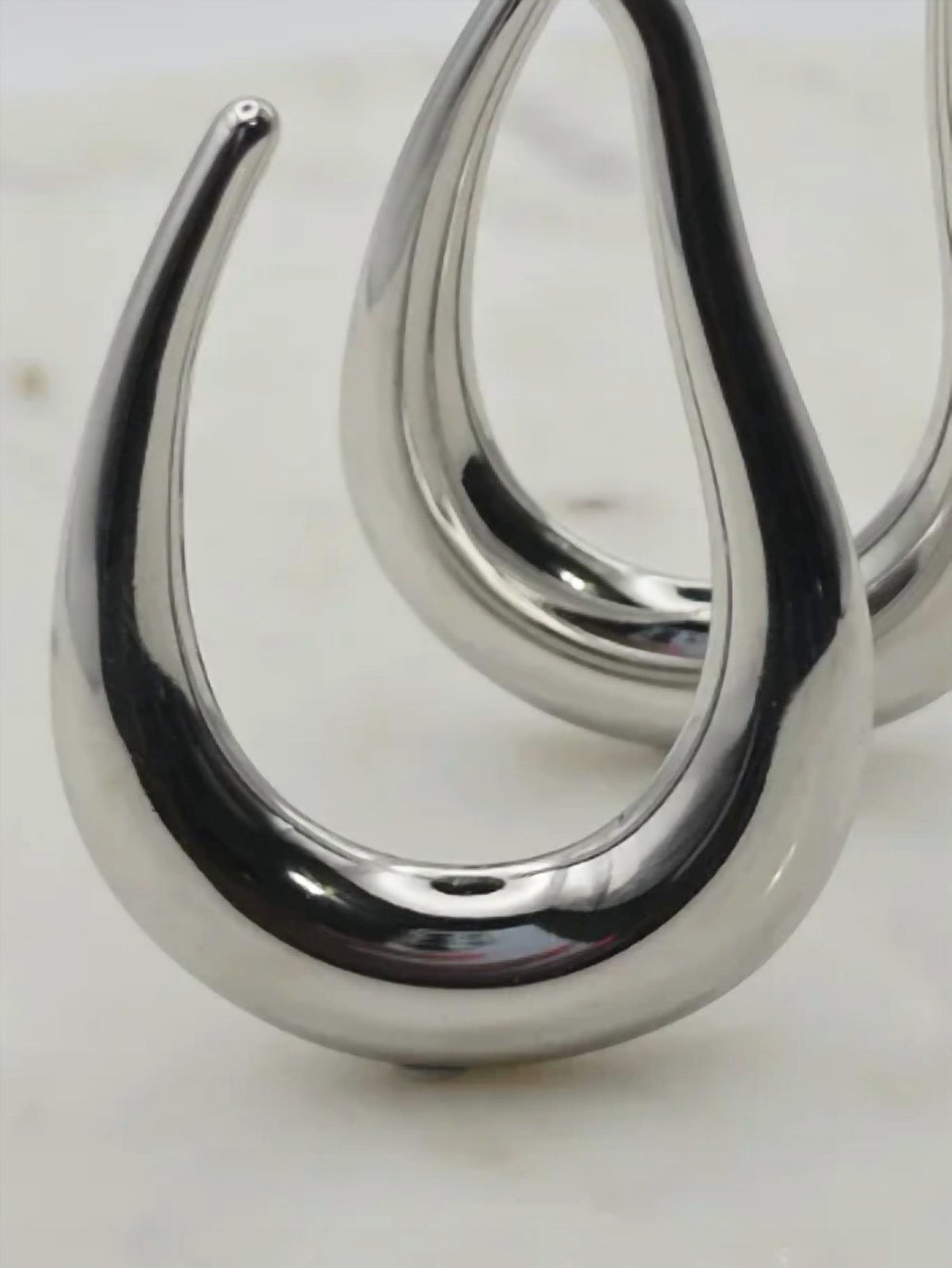 Xtraordinary - Women's Thick Liquid Hoop Earrings