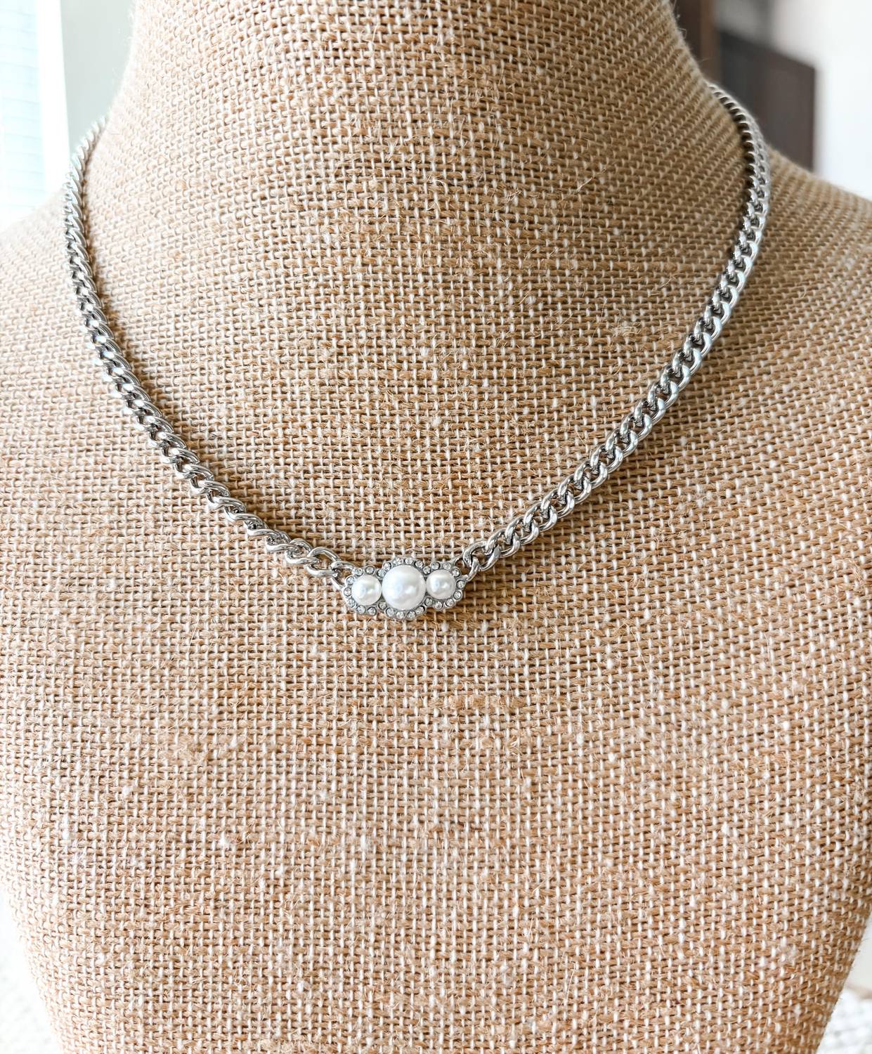 White Label - Women's Pearl Necklace