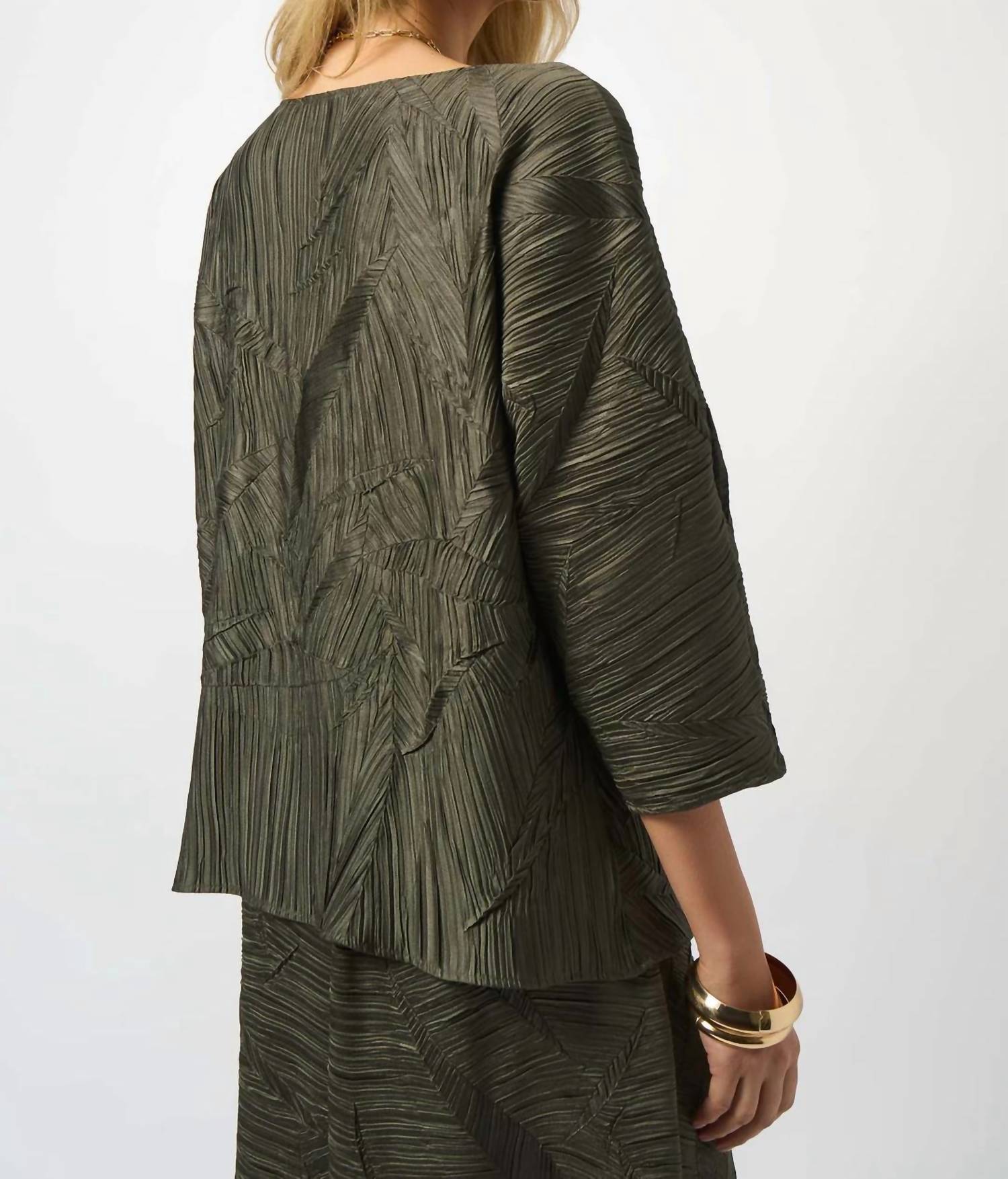 Joseph Ribkoff - Pleated Scoop Neckline 3/4 Sleeves Boxy Top