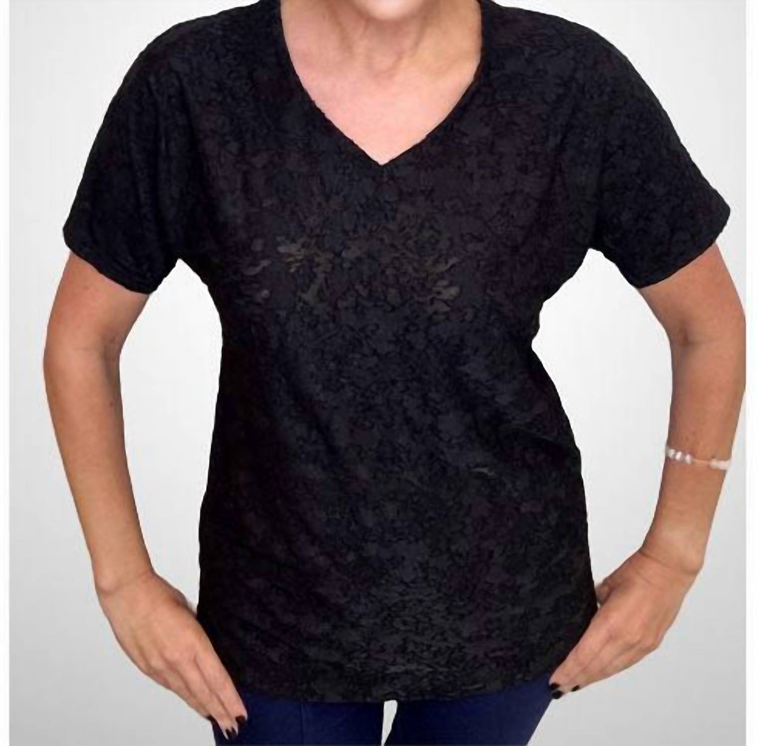 Ethyl - Textured V-neck Tee