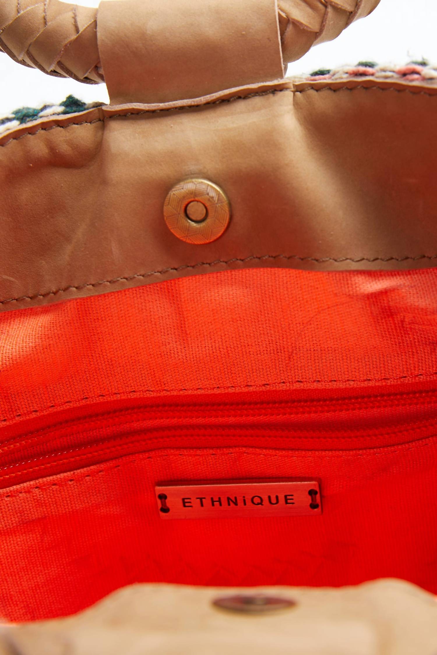 TAMMY HANDMADE BUCKET CROSSBODY BAG