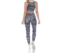 GOLDHAUS High-rise Ultra-soft Leggings in camouflage - women's pants - detail view